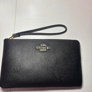 Large Corner Zip Wristlet